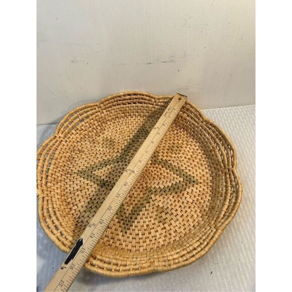 Natural basket with design 15.5” diameter - Picture 3 of 4